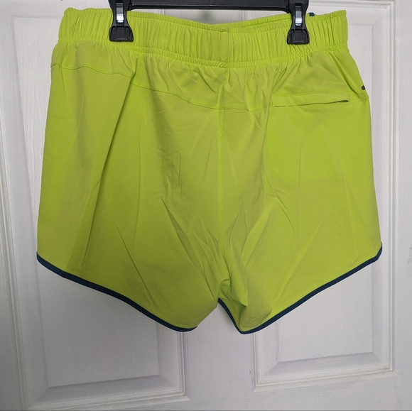 New 🆕 Saucony Running Shorts - Picture 8 of 14